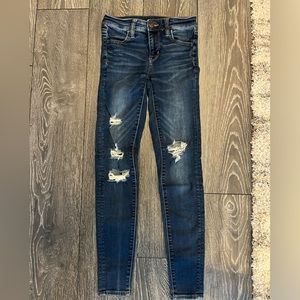 American Eagle: Ripped skinny jeans